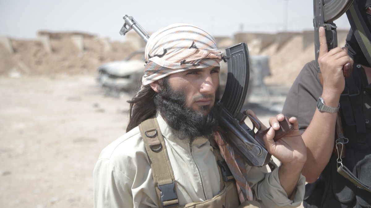 Pro francouzské džihádisty v Sýrii boj pokračuje. Šaru nenávidí